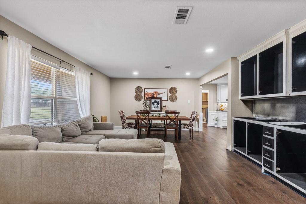 3909 S County Rd 1184, Midland, Texas image 7
