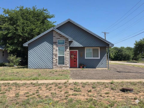 Homes For Sale - 400 W 4th St<br/> Midland County, Stanton, TX 79782