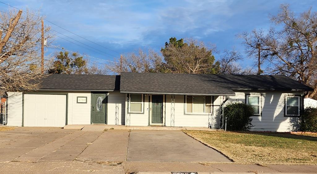 3702 Rose Circle, Snyder, Texas image 1