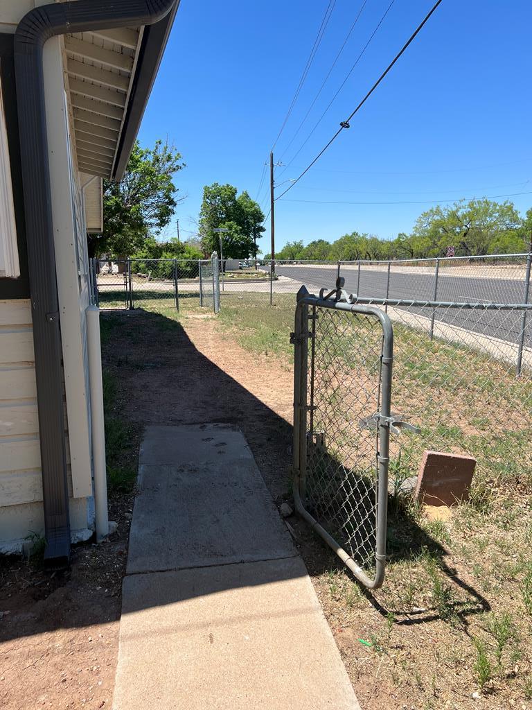 3702 Rose Circle, Snyder, Texas image 22