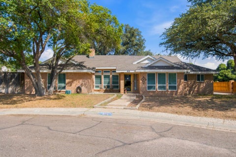 Homes For Sale - 2300 Hermitage Court<br/> Midland, TX 79705