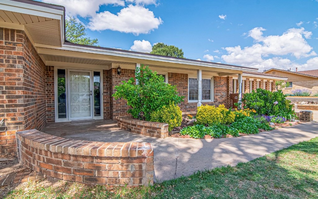 2802 Navajo Drive, Big Spring, Texas image 4