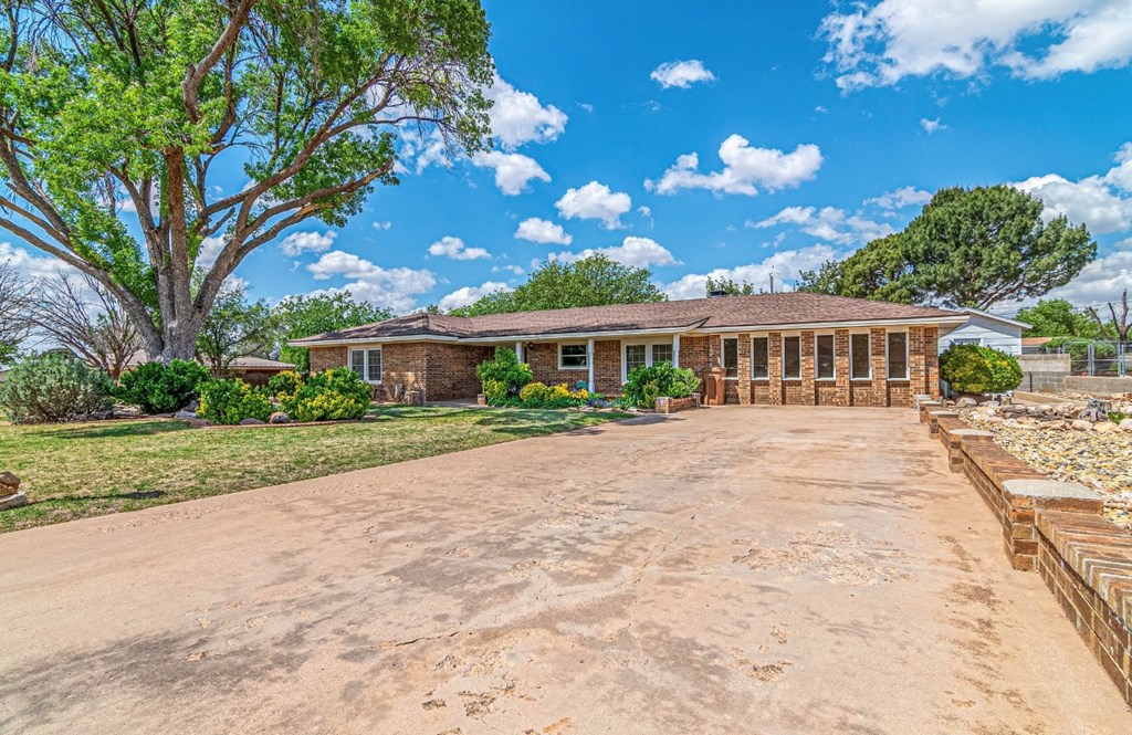 2802 Navajo Drive, Big Spring, Texas image 2