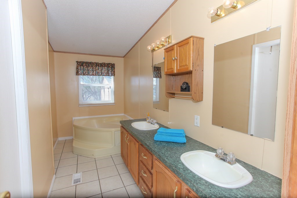 7700 Glory Rd, Big Spring, Texas image 8