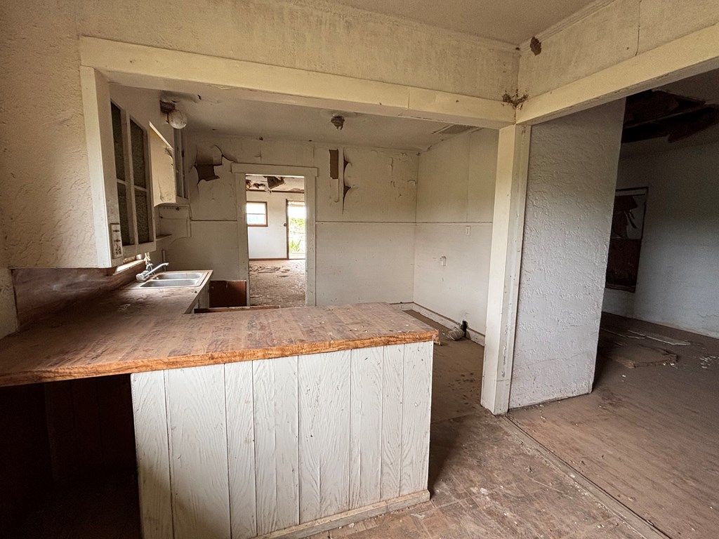 407 E 1st, Forsan, Texas image 3