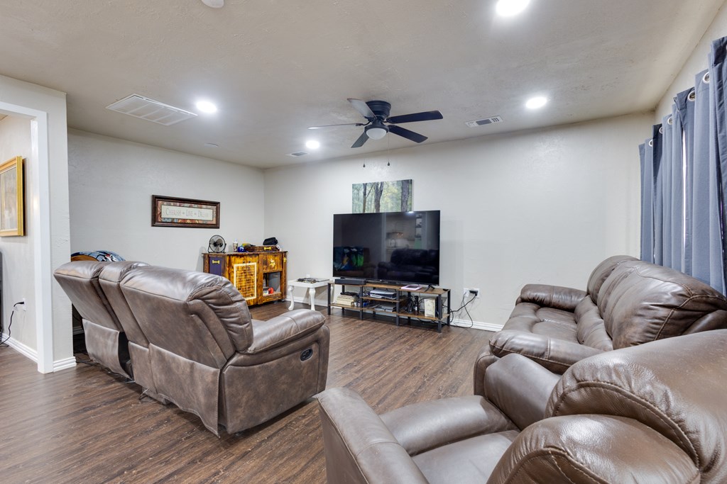 3703 Caroline St, Big Spring, Texas image 6