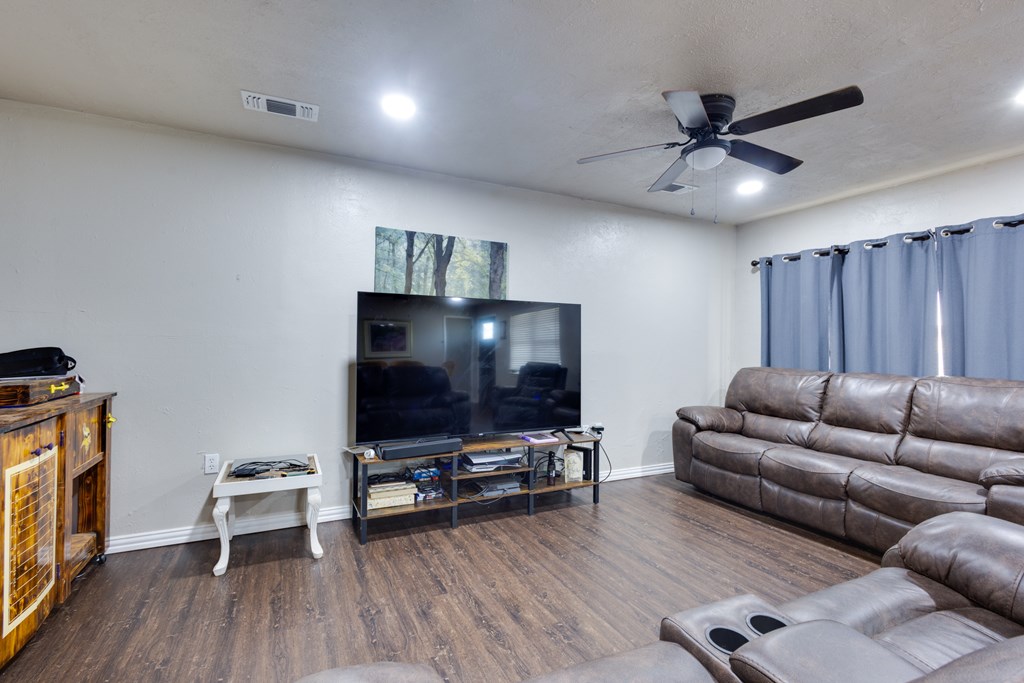 3703 Caroline St, Big Spring, Texas image 7