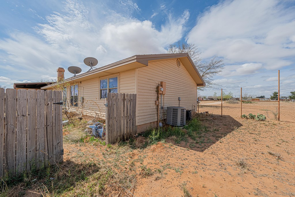 2808 N County Rd 1138, Midland, Texas image 37