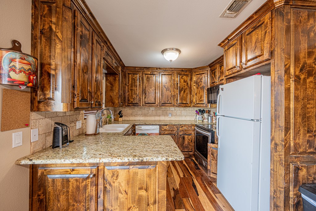 2808 N County Rd 1138, Midland, Texas image 20