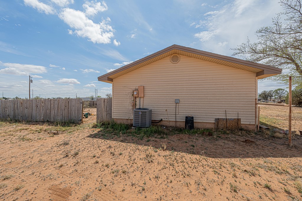 2808 N County Rd 1138, Midland, Texas image 44