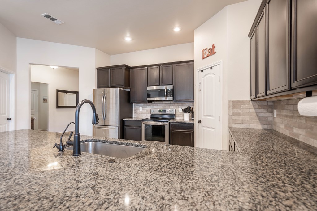 6702 Spur Dr, Midland, Texas image 7