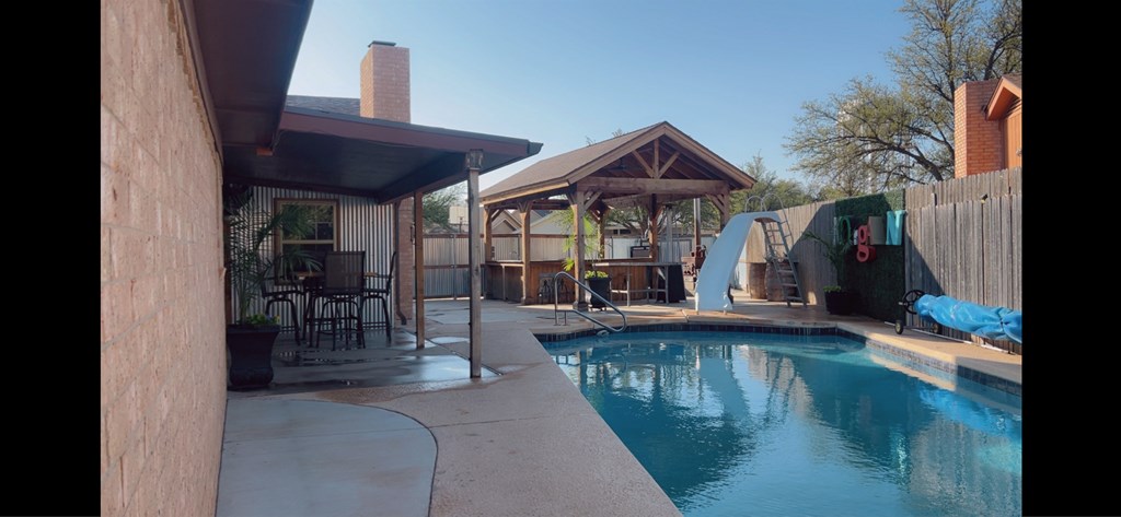 2501 Geraldine St, Midland, Texas image 2
