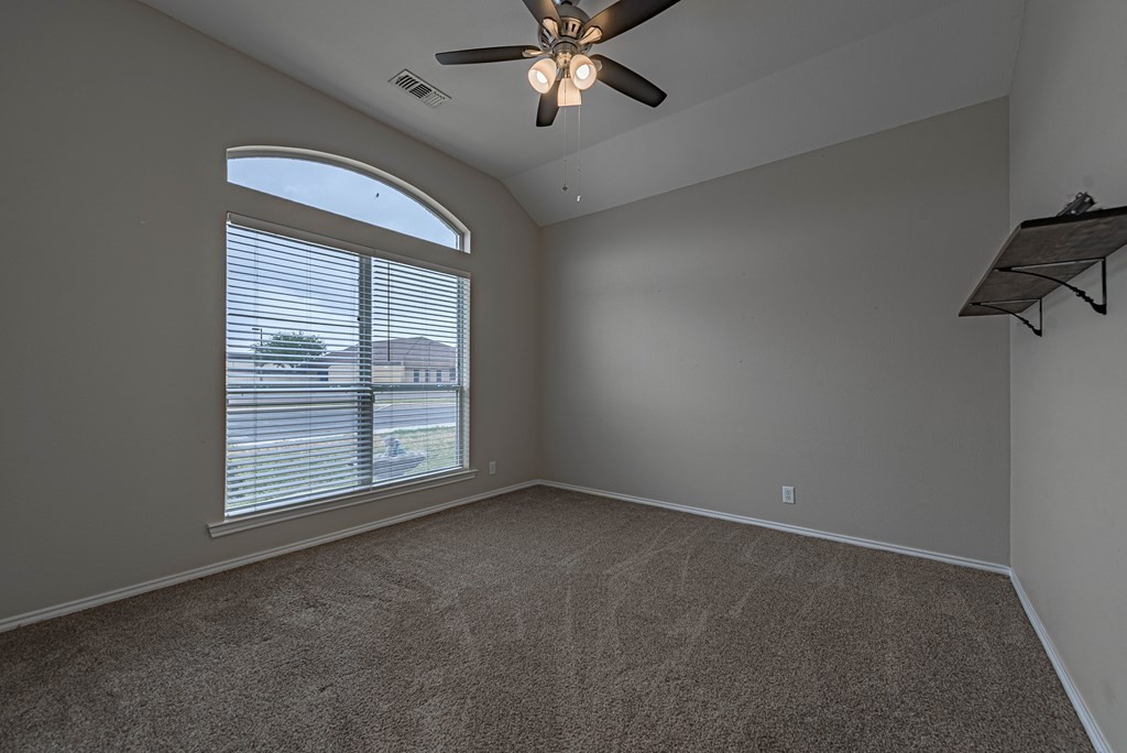 4911 Pleasant Dr, Midland, Texas image 17