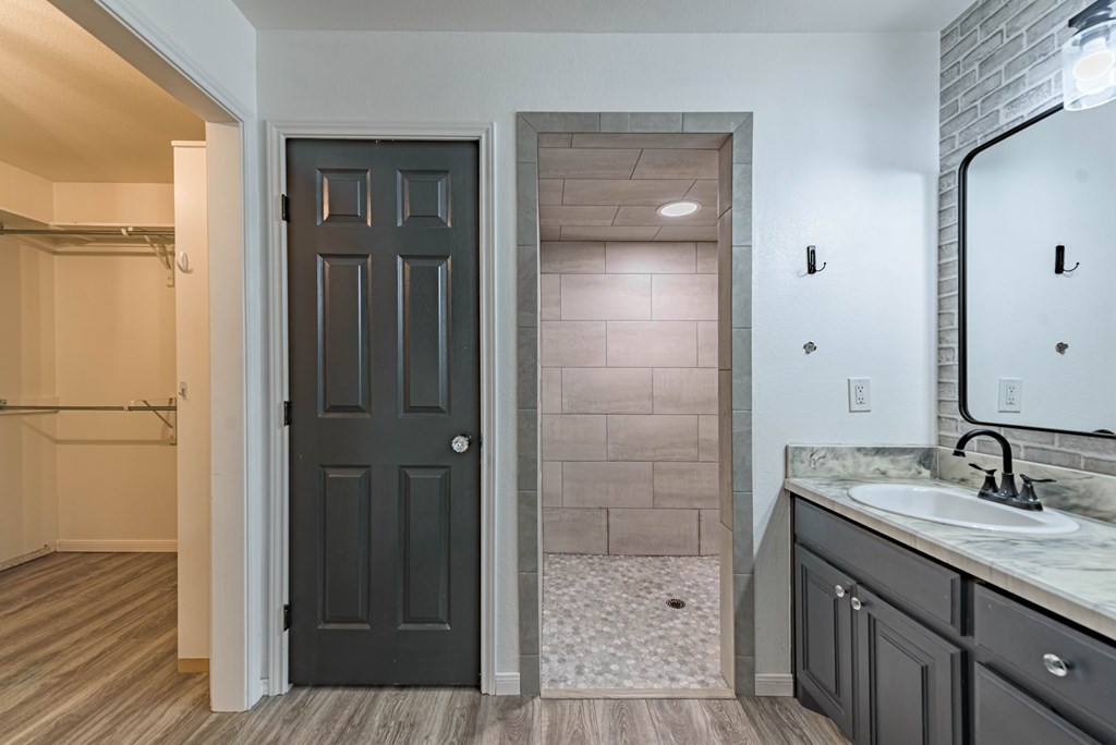 4911 Pleasant Dr, Midland, Texas image 31