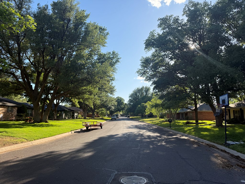 2401 Dartmouth Dr, Midland, Texas image 2