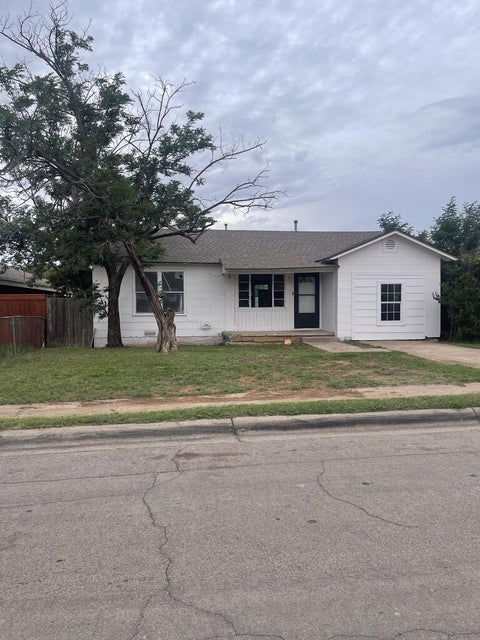 Homes For Sale - 937 Edwards St<br/> Midland, TX 79701