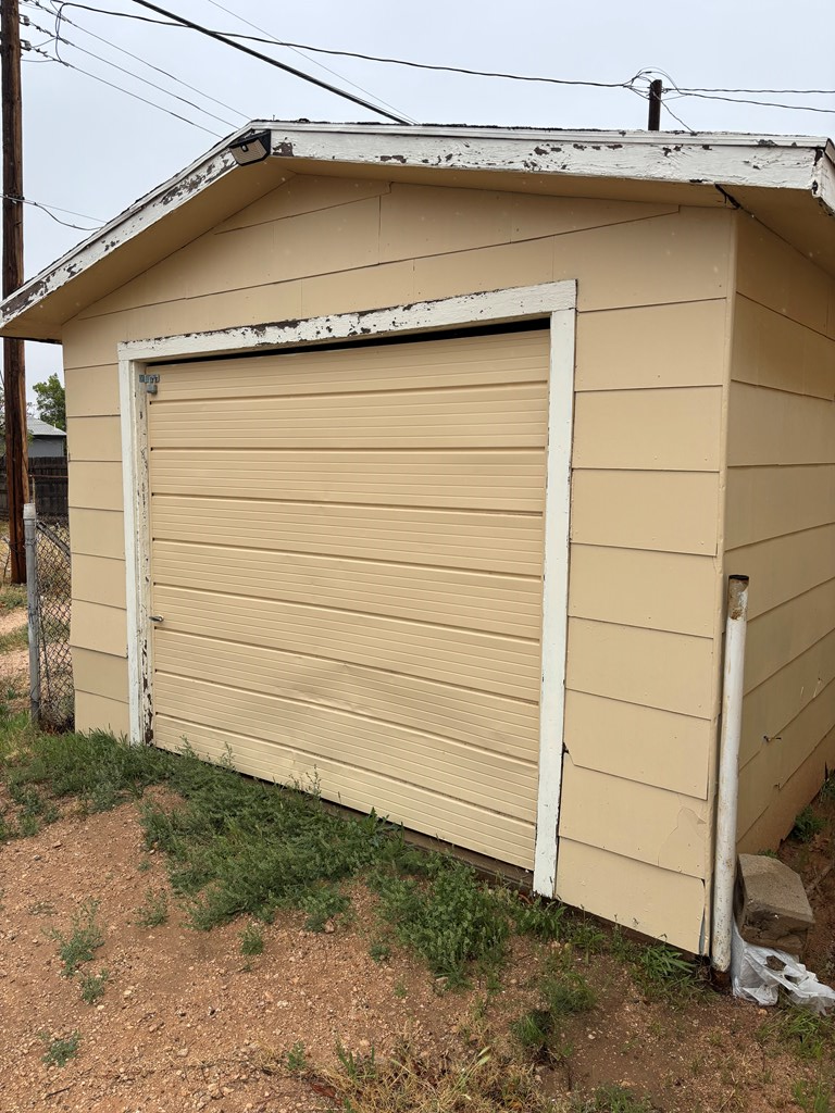 504 NE Ave E Ave, Andrews, Texas image 9