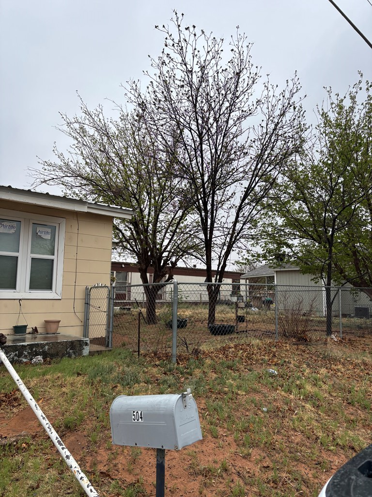 504 NE Ave E Ave, Andrews, Texas image 10