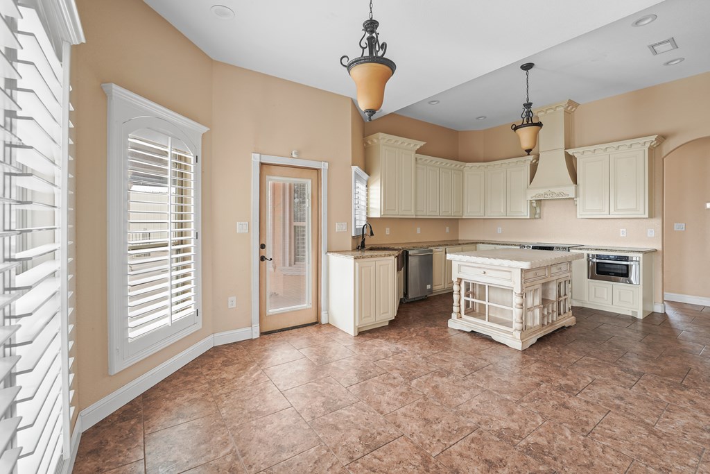 4306 S County Rd 1140, Midland, Texas image 8