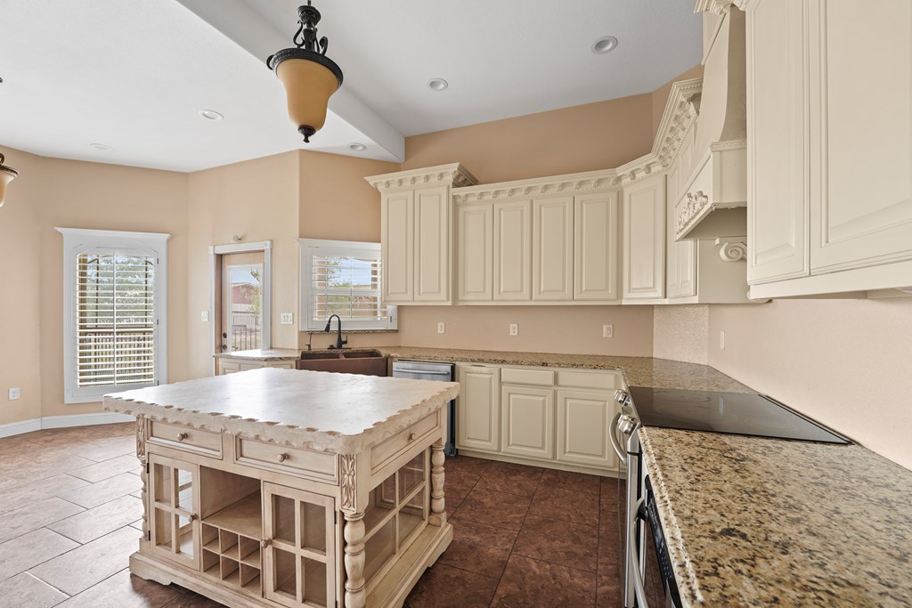 4306 S County Rd 1140, Midland, Texas image 9