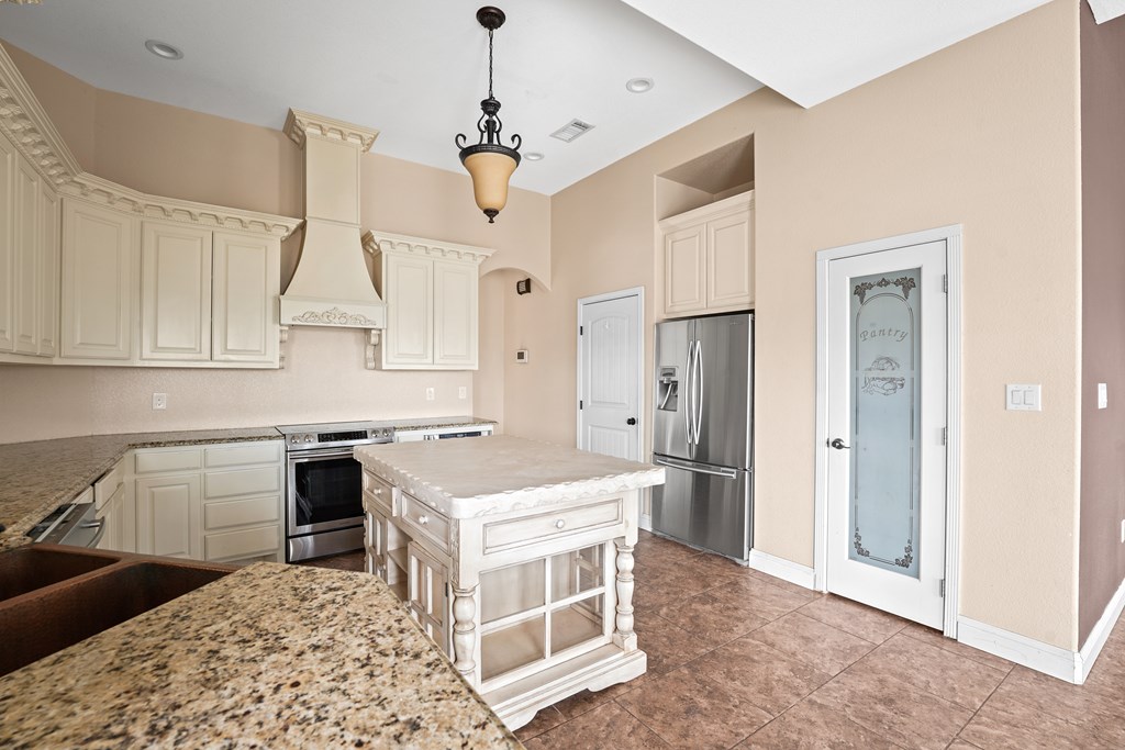 4306 S County Rd 1140, Midland, Texas image 11