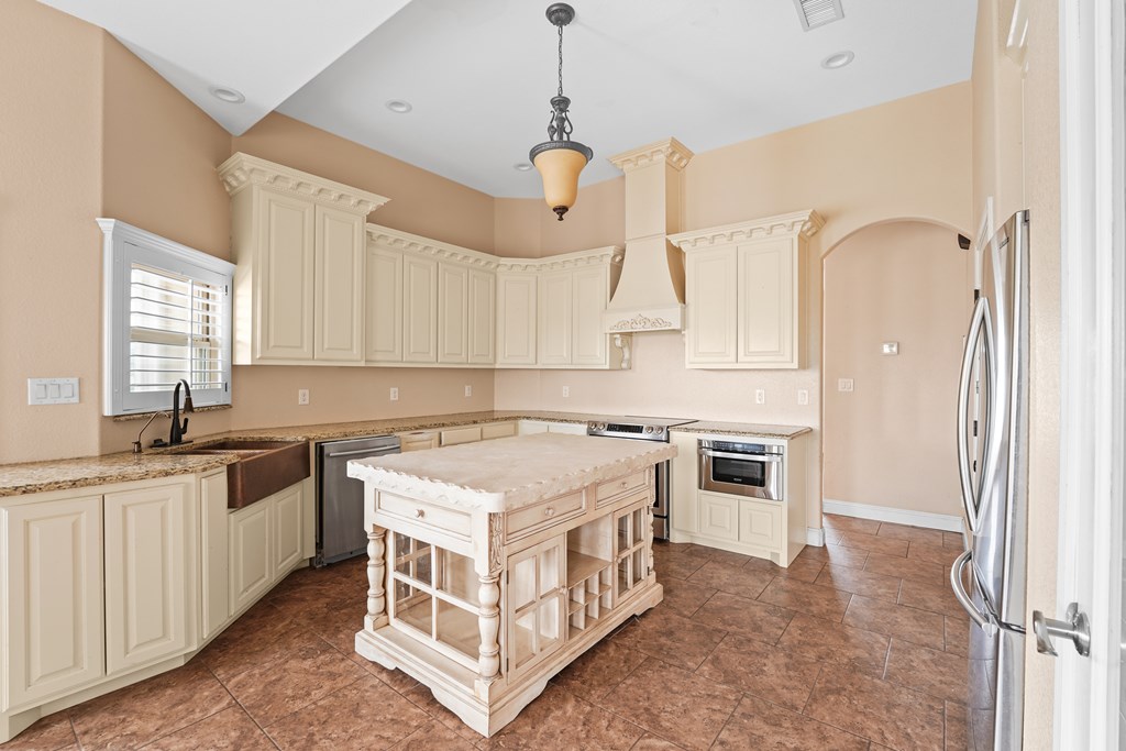 4306 S County Rd 1140, Midland, Texas image 10
