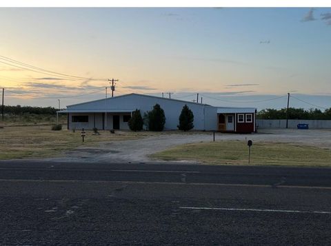 Homes For Sale - 1504 W Broadway St<br/> Sweetwater, TX 79556