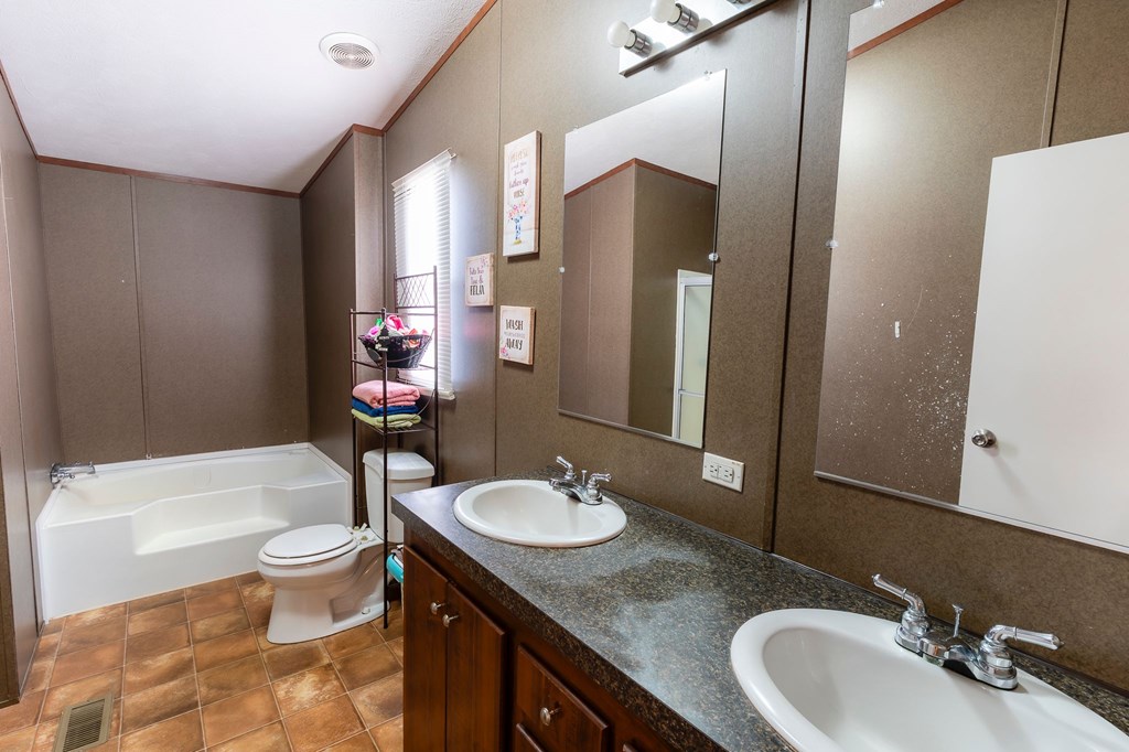 14025 Lariat Trail, Gardendale, Texas image 9