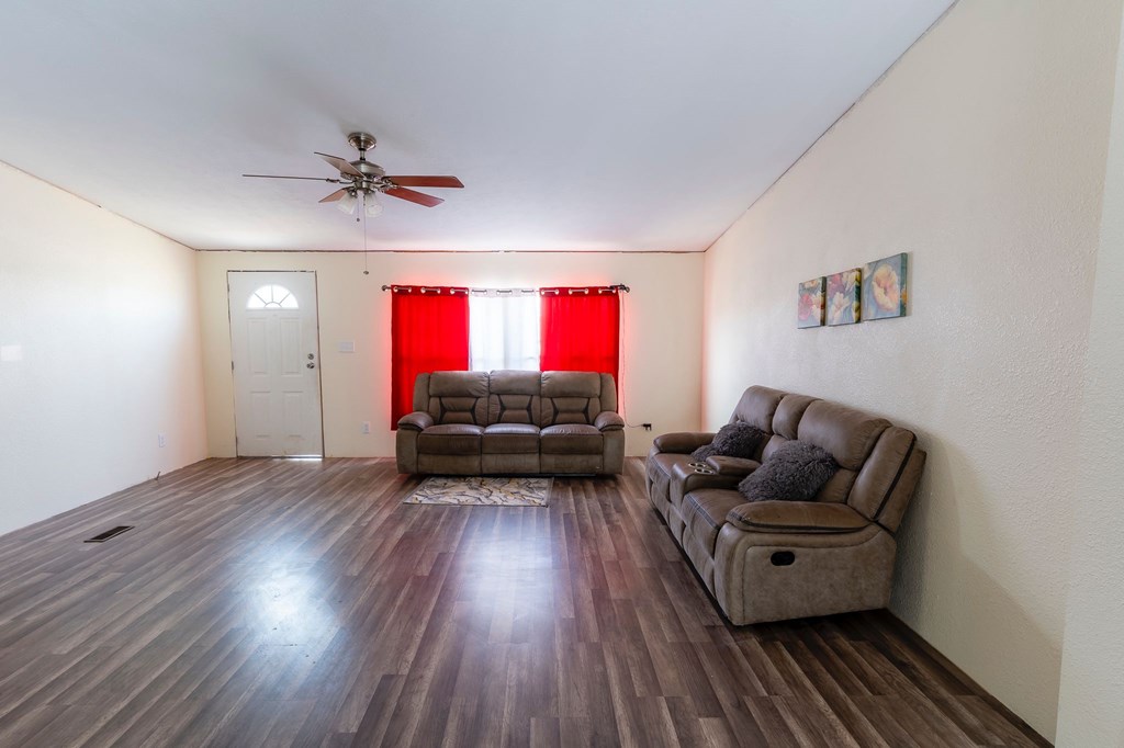 14025 Lariat Trail, Gardendale, Texas image 3