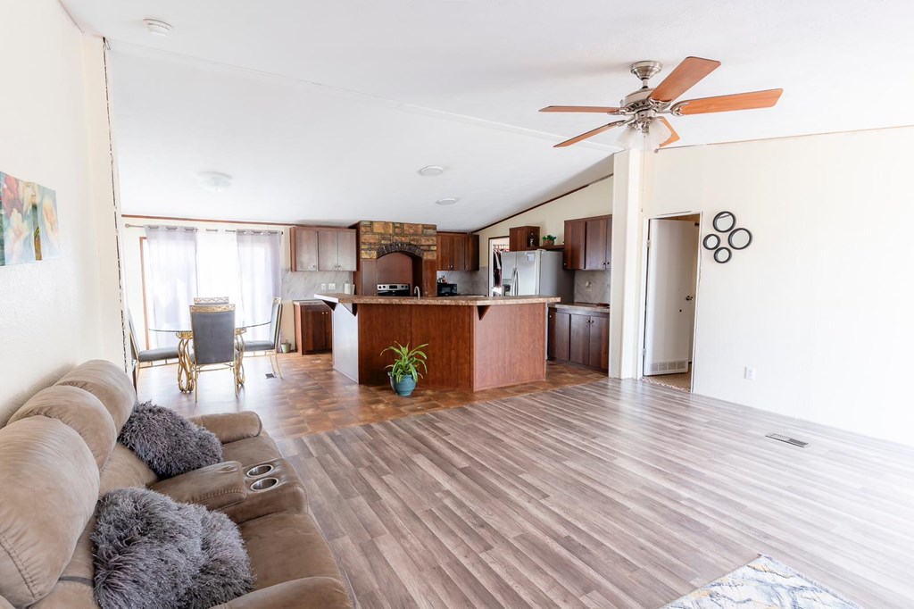 14025 Lariat Trail, Gardendale, Texas image 4
