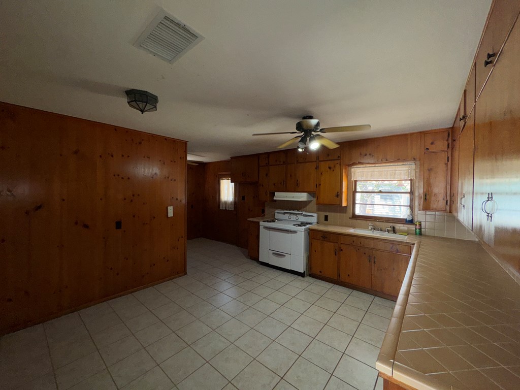 812 Lawson Ave, Midland, Texas image 7