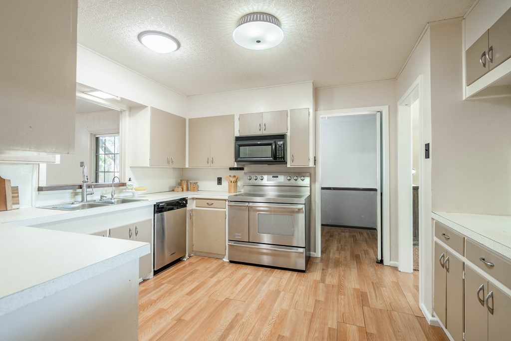 1403 E 17th St, Odessa, Texas image 9