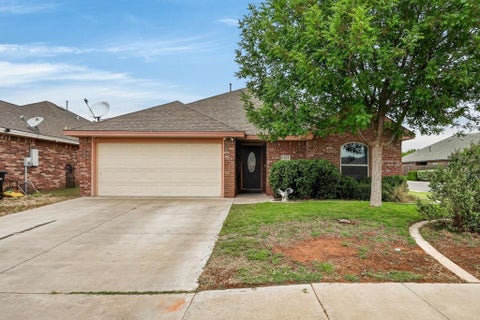 Homes For Sale - 1123 Cedar Creek Rd<br/> Midland, TX 79705