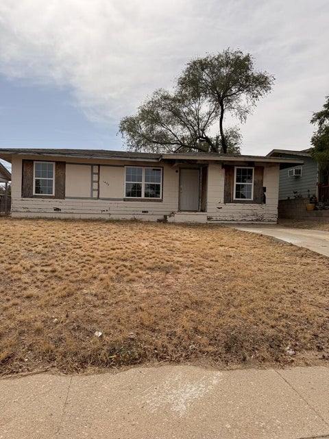 Homes For Sale - 1402 Stadium Ave<br/> Big Spring, TX 79720