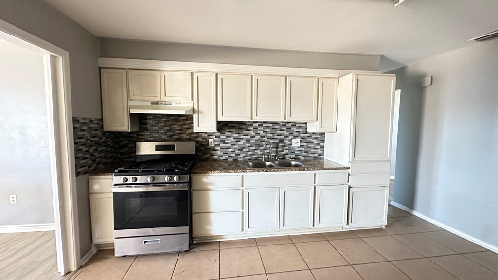 803 Brooks Dr, Midland, Texas image 10