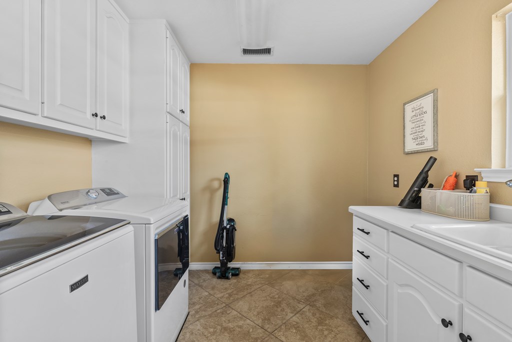 6923 Sunrise Court, Midland, Texas image 42