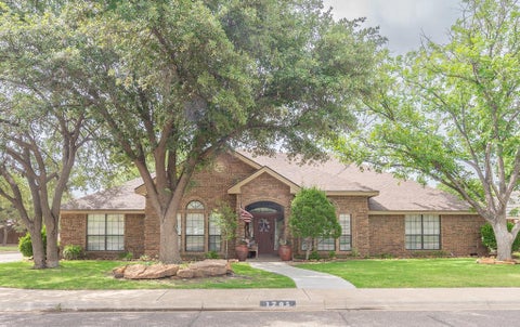 Homes For Sale - 1705 Coventry Lane<br/> Midland, TX 79705