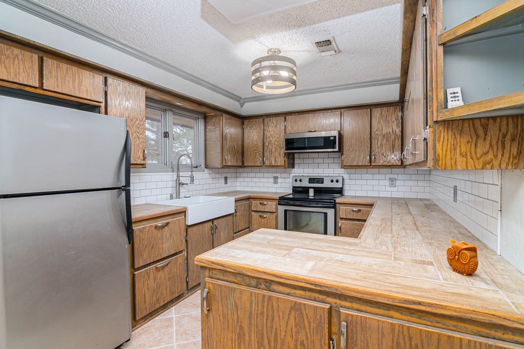 5701 E County Rd 110, Midland, Texas image 8