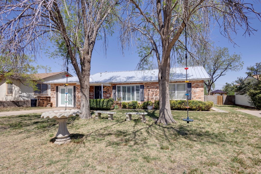 802 W 15th St, Big Spring, Texas image 2