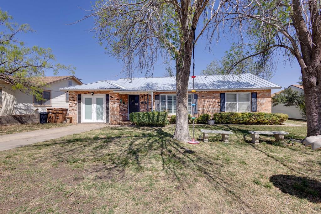 802 W 15th St, Big Spring, Texas image 1