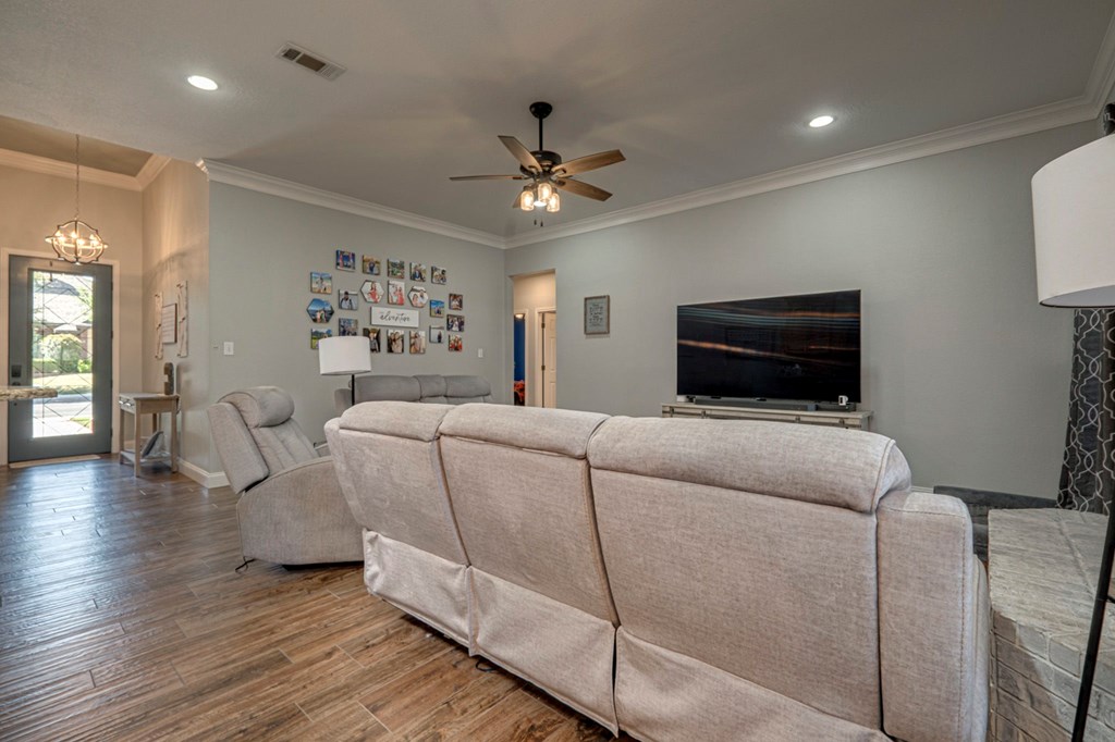 5308 Castle Pine Road, Midland, Texas image 9