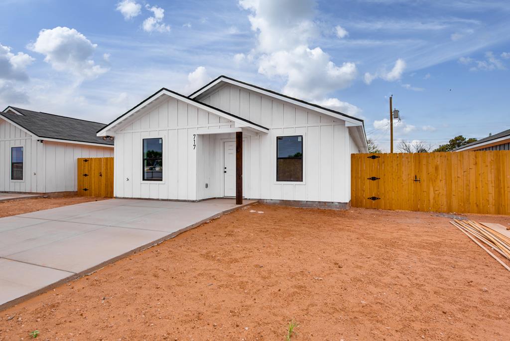 717 Benton, Midland, Texas image 1