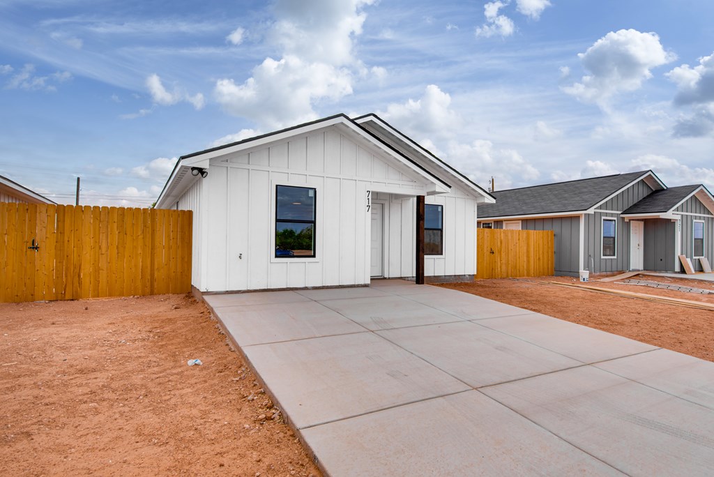 717 Benton, Midland, Texas image 2
