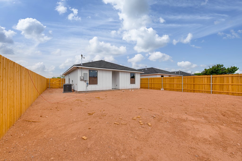 717 Benton, Midland, Texas image 22