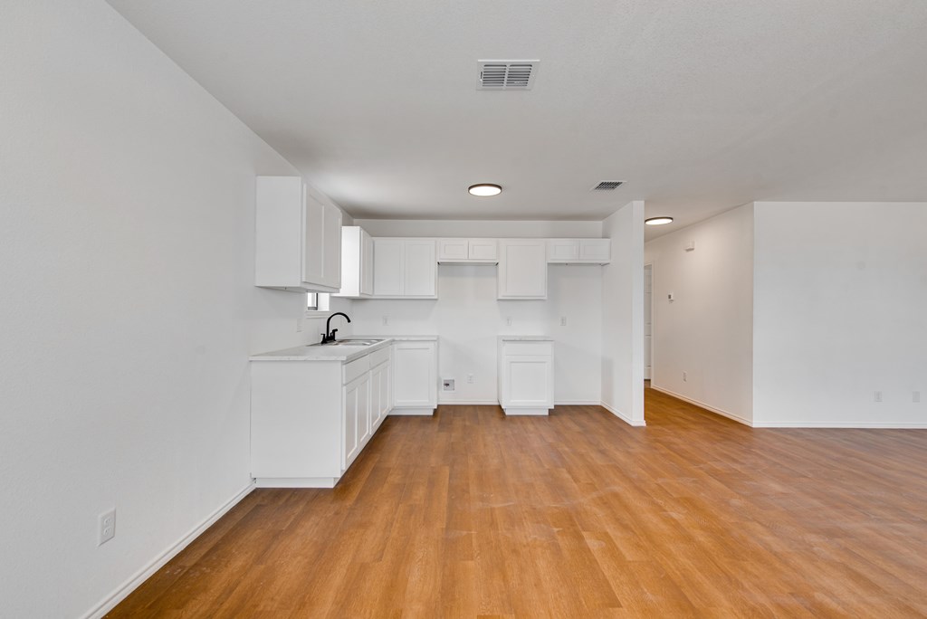 717 Benton, Midland, Texas image 9