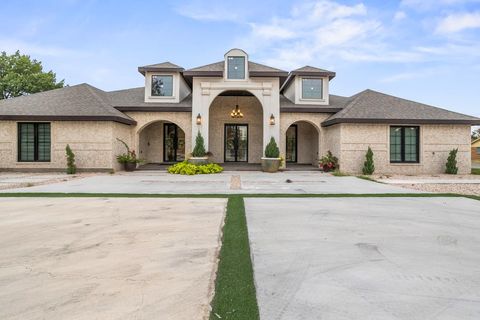 Homes For Sale - 1100 W Golf Course Rd<br/> Midland, TX 79701