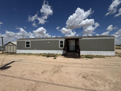Mobile Home For Rent - 15211 E County Rd 160<br/> Midland, TX 79706