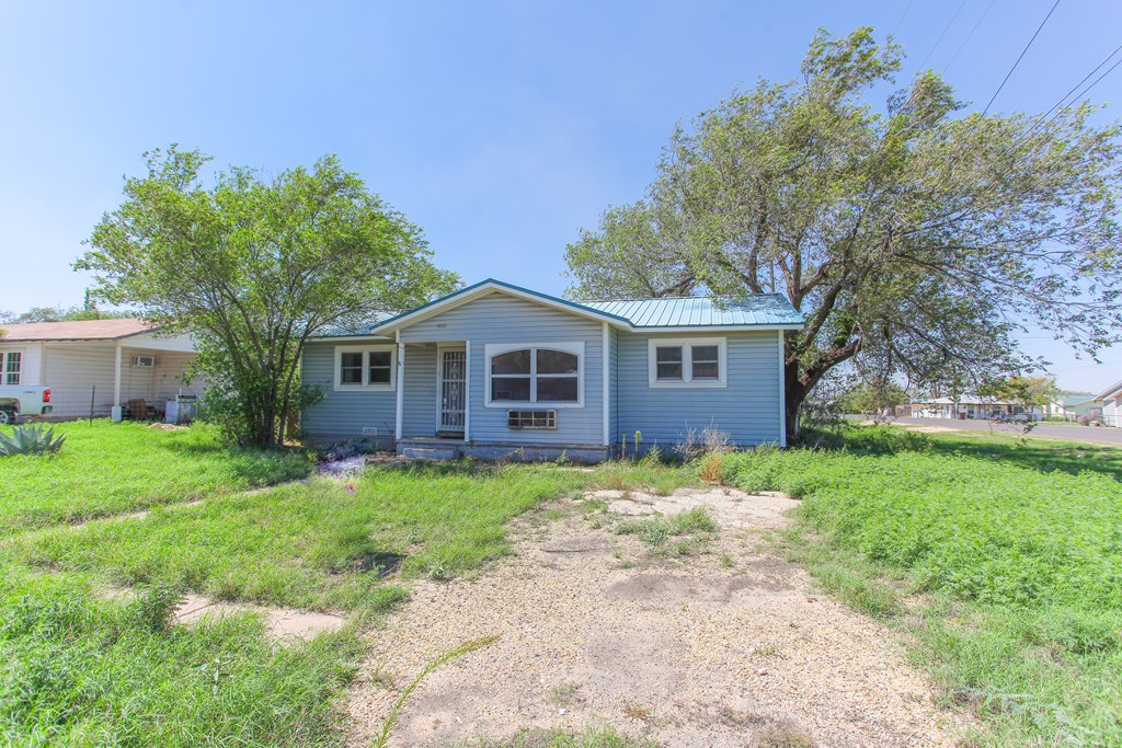 1600 Bluebird Lane, Big Spring, Texas image 3