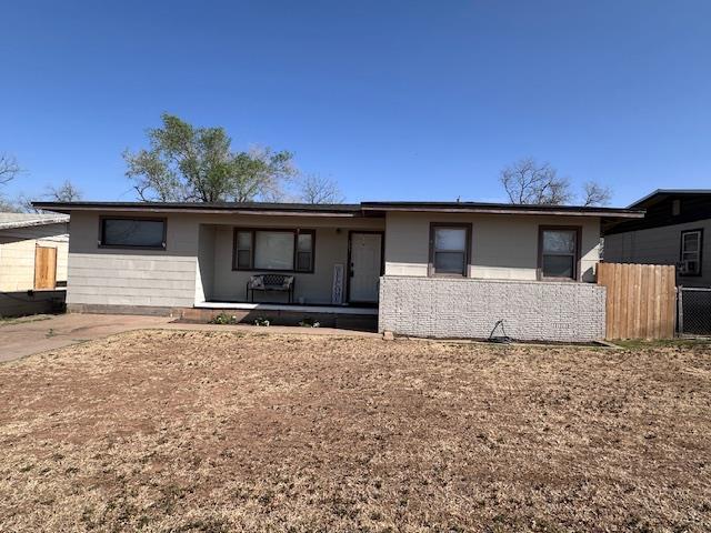 207 36th Place, Snyder, Texas image 2