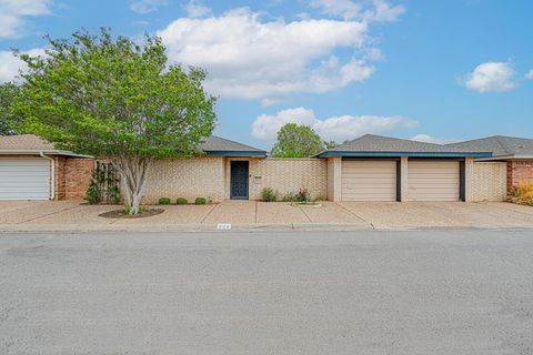 Townhouse For Sale - 906 Neely Ave<br/> Midland, TX 79705